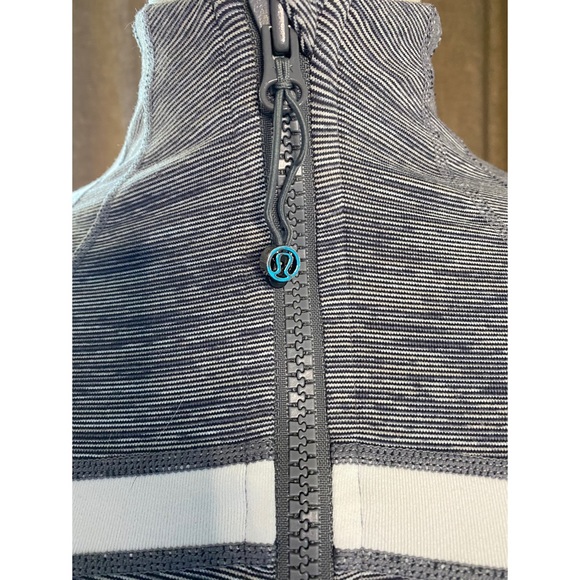 Lululemon Athletica Sweater - Picture 3 of 5